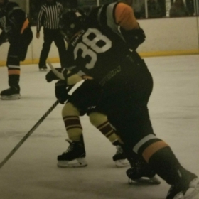 HockeyPlayer08